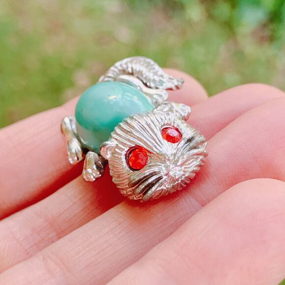 VTG 60s Quirky Cat Brooch Red Eyes Teal Belly Mid Century Figural Shoulder Pin - Picture 3 of 12